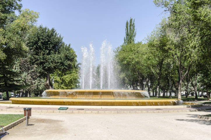 Albacete 66 - parque Lineal - fuente.jpg